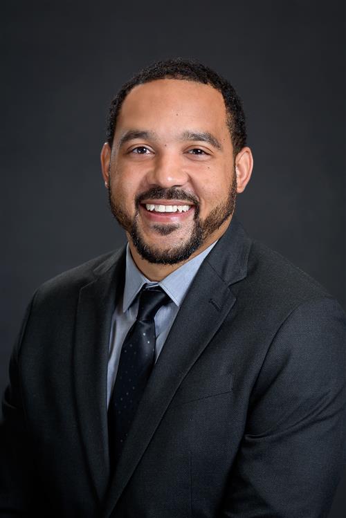 Torian Billings headshot