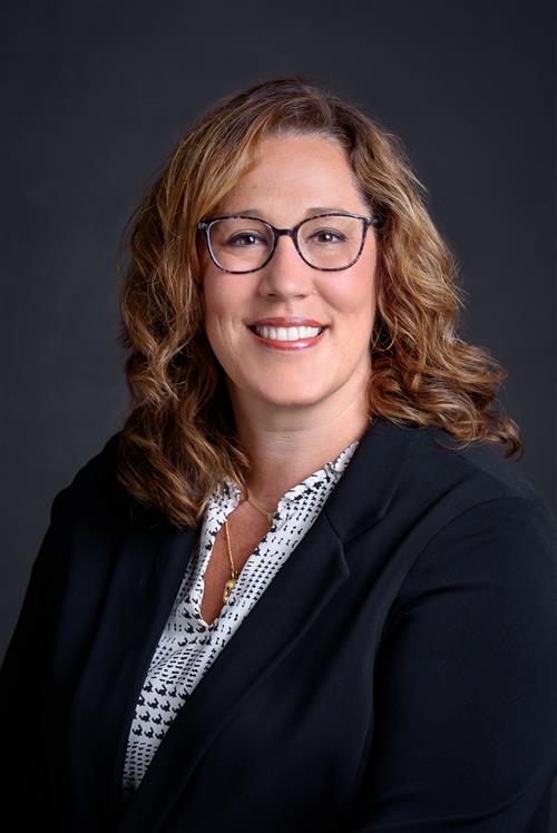 Casey Elmore headshot
