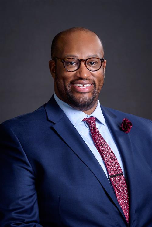 Stephan Hogan headshot