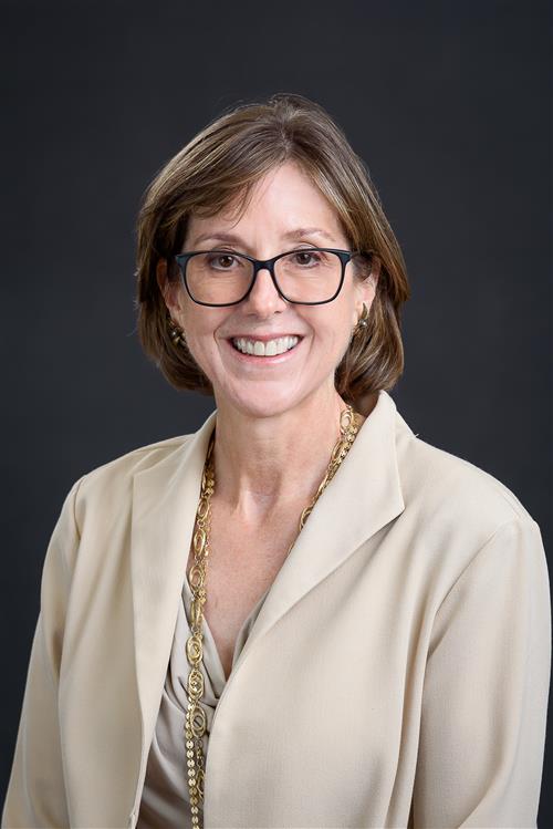 Karen Siegel headshot