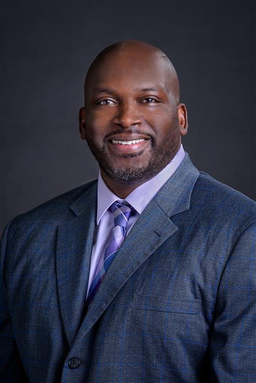 Desmond Smith headshot